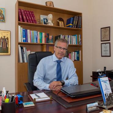 Dr. Spiros Kivellos